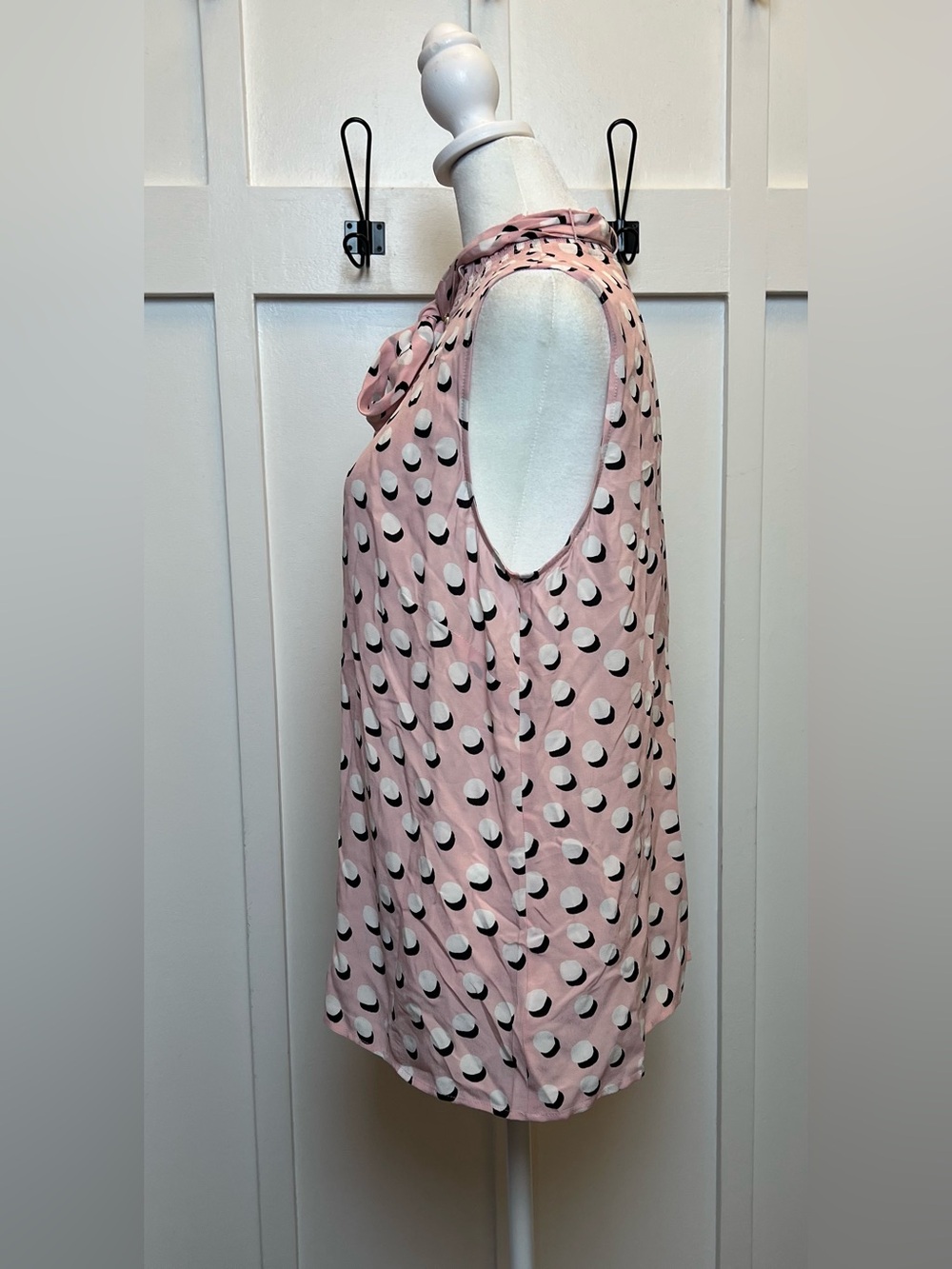 Talbots Siz Medium Sleeveless Blouse Polka Dot Top AOP Old Money Academia Preppy - Picture 6 of 9